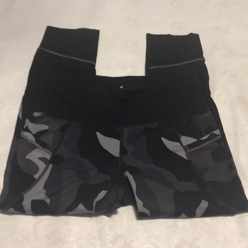 Athleta Black/Gray Workout Pants - Sz S - Picture 1 of 7